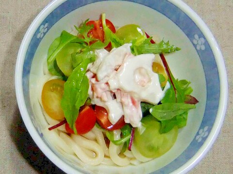 生野菜とレンコンサラダのぶっかけうどん